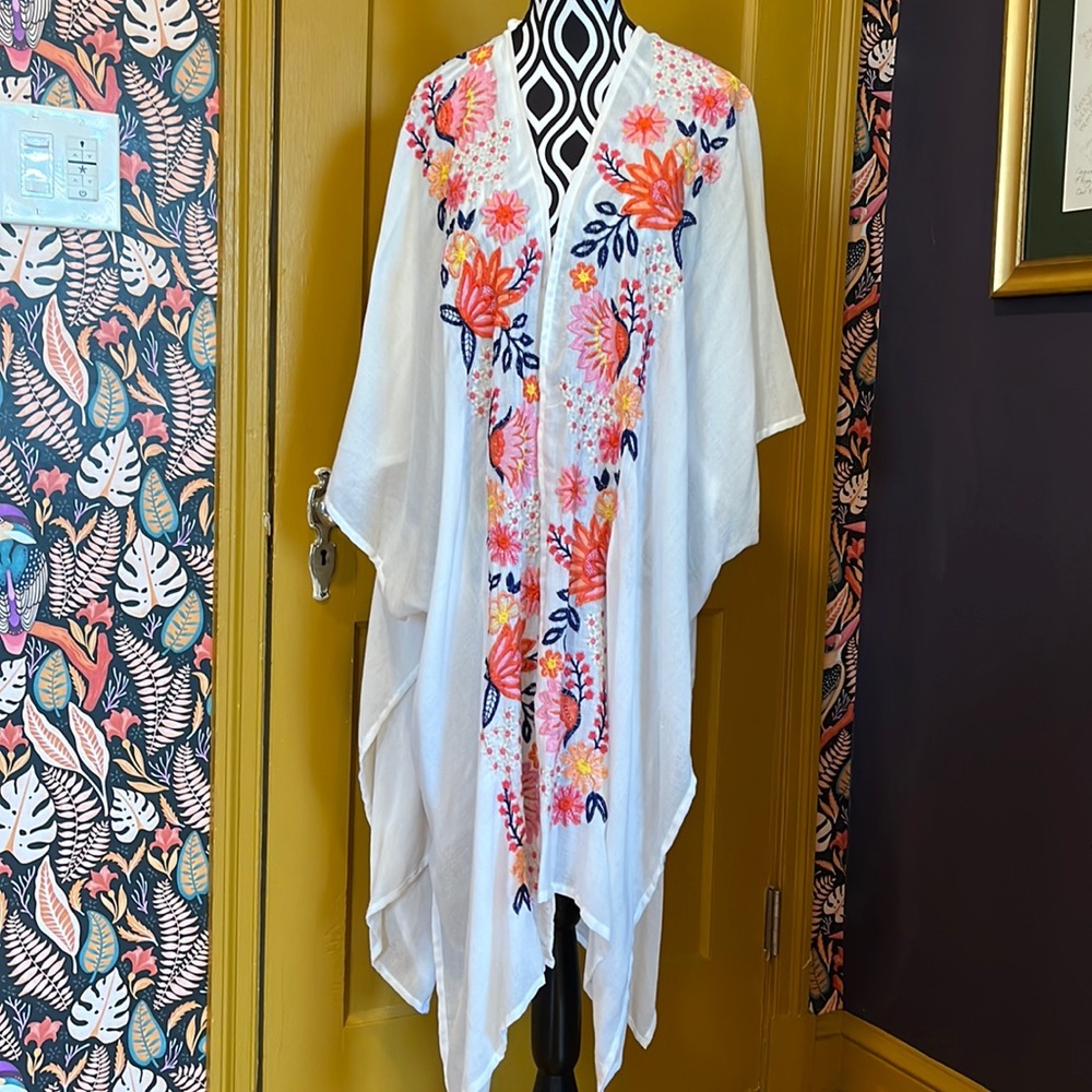 One Size Bright Embroidered Floral / White Beach Cover-Up 🏝️ by Betsy Johnson